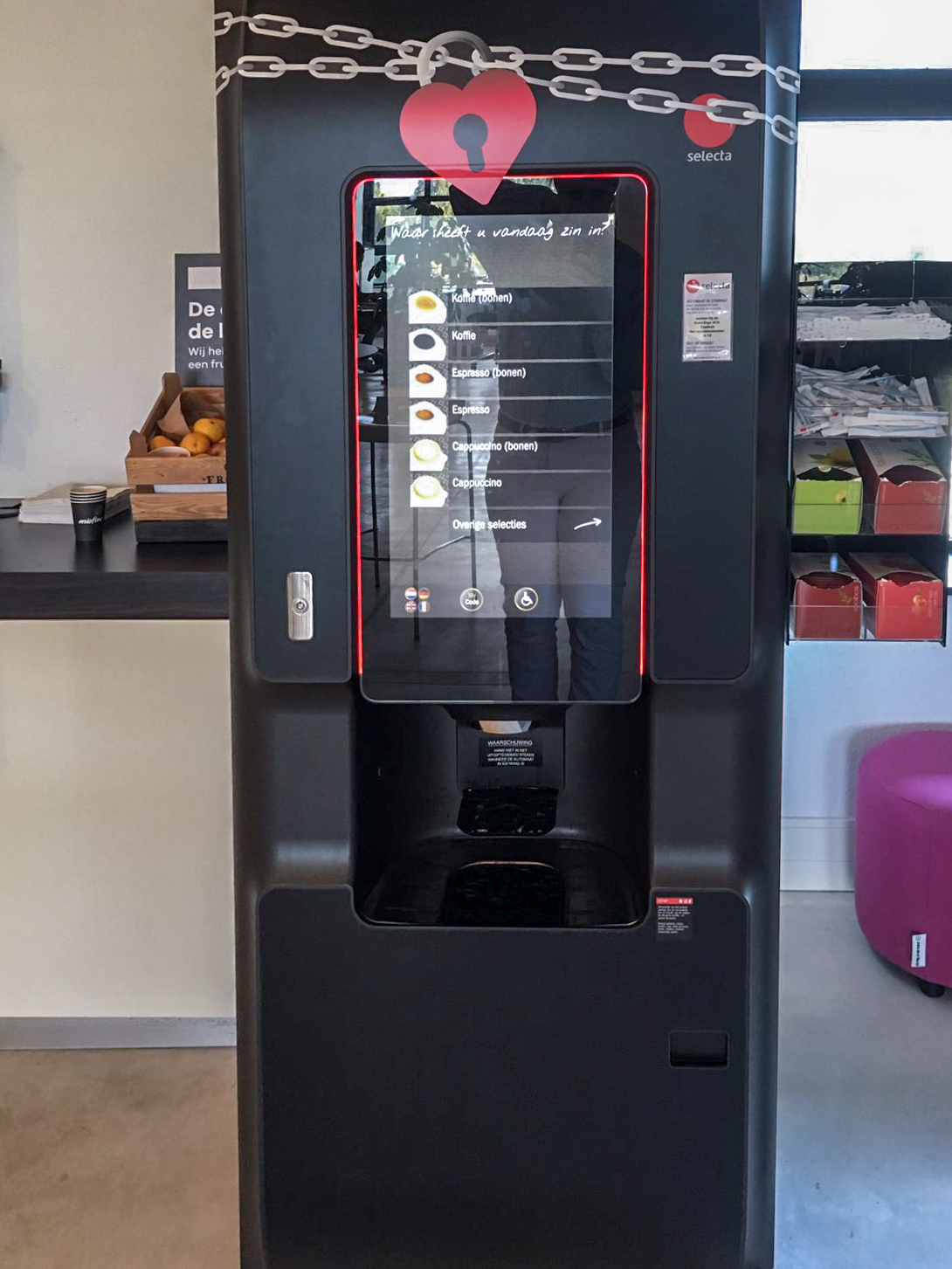 Interne-campagne-privacy-en-omgang-persoonsgegevens-hangslot-koffiemachien-1